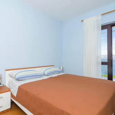 Apartment Ivana - Friends & Family Ap For 6 Guests Prozura