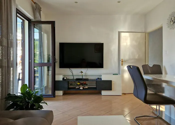 Ivana - Friends & Family Ap For 6 Guests Daire