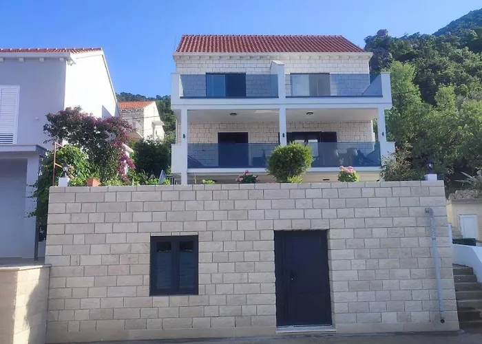 Ivana - Friends & Family Ap For 6 Guests Daire Prožura