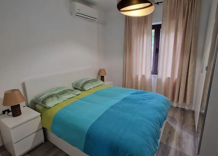 Daire Ivana - Friends & Family Ap For 6 Guests Prožura