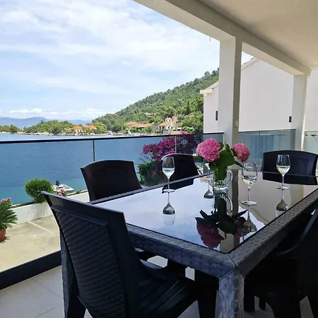 Ivana - Friends & Family Ap For 6 Guests Apartmán *