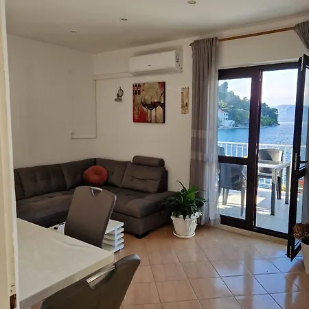 Ivana - Friends & Family Ap For 6 Guests * Prožura