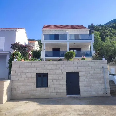 Ivana - Friends & Family Ap For 6 Guests Apartmán Prožura