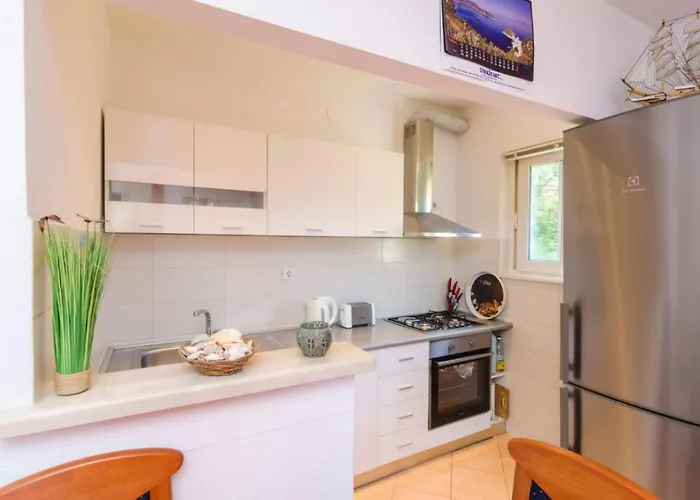 Ivana - Friends & Family Ap For 6 Guests