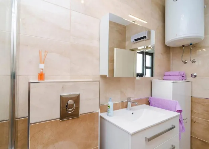 Daire Ivana - Friends & Family Ap For 6 Guests *