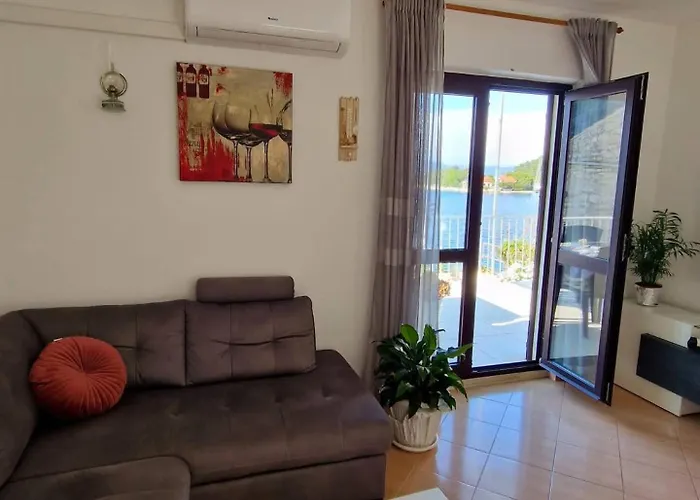 Ivana - Friends & Family Ap For 6 Guests *