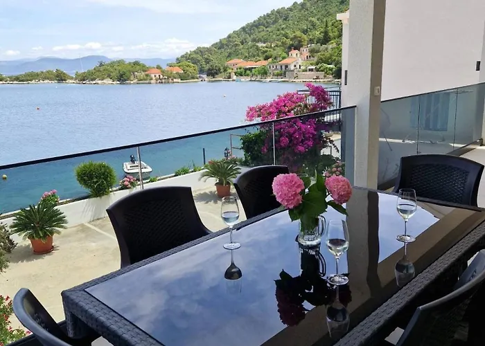 Daire Ivana - Friends & Family Ap For 6 Guests Prožura